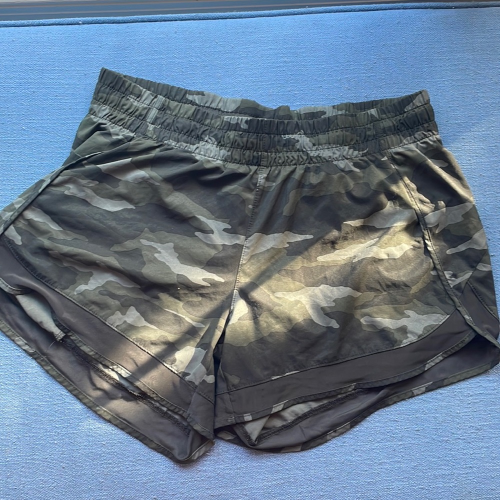 Athleta Camo Printed Mesh Racer Run Short